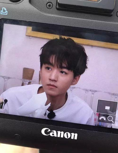 王俊凯舒淇最新爆料照片,最新爆料照片曝光引热议